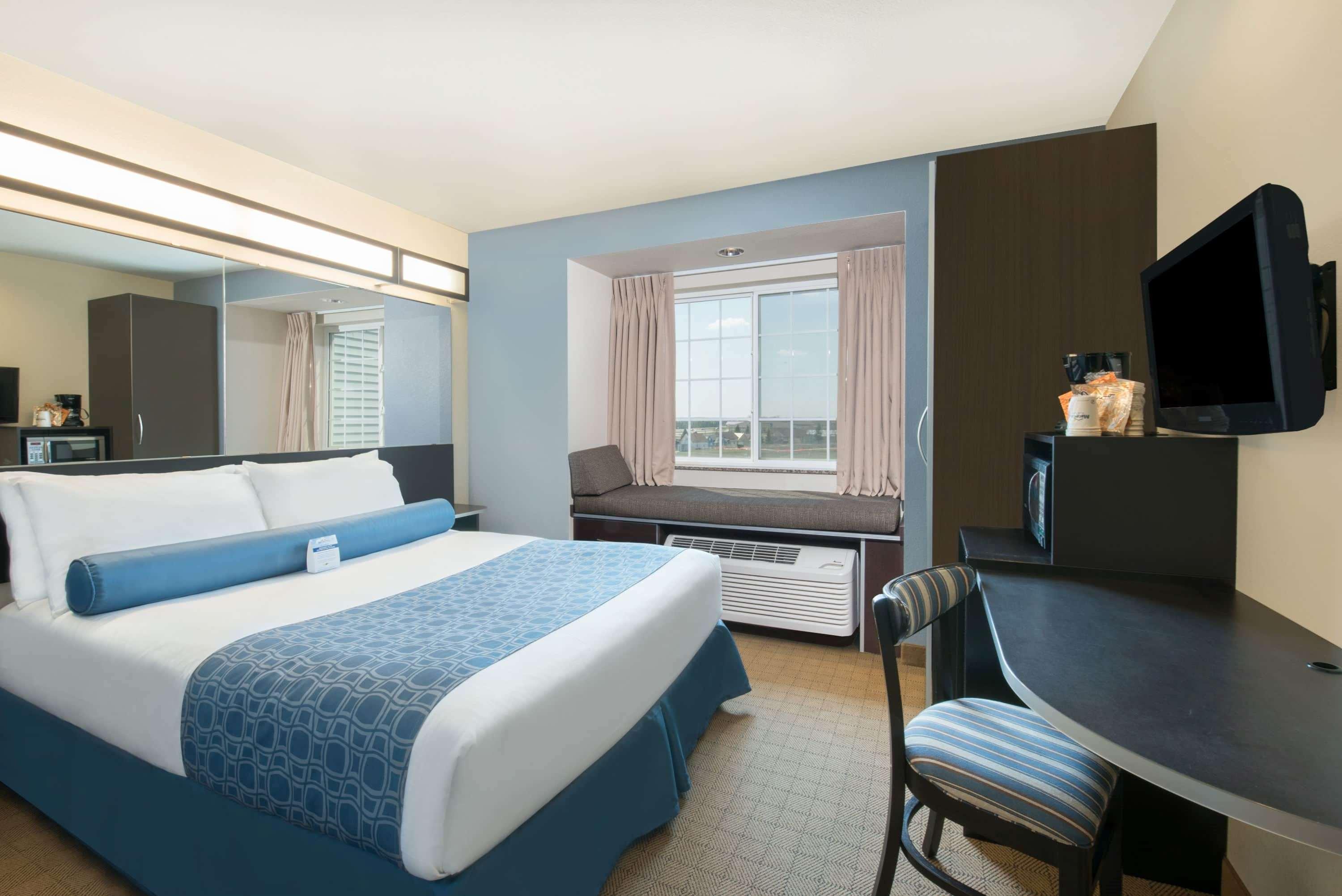 Microtel Inn & Suites By Wyndham Stanley Ngoại thất bức ảnh